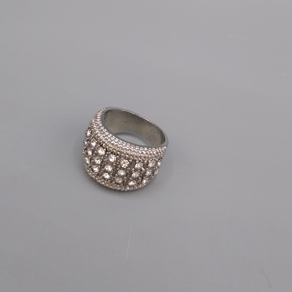 Jewelry - Silver Rhinestone Milgrain Textured Cocktail Ring